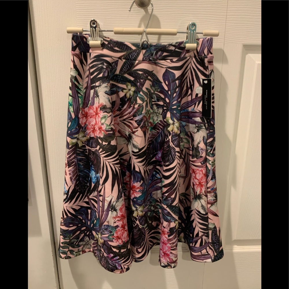 Size small floral Romeo & Juliet couture Skirt